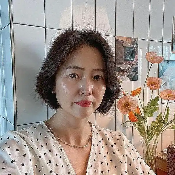 江苏48岁阿姨家居生活照走红:把生活过成诗,就算独居也绝不将就