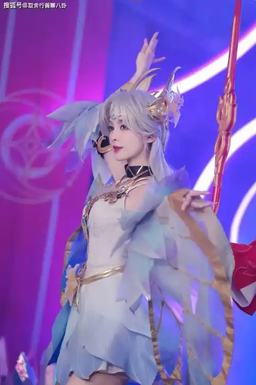 古力娜扎cos《王者荣耀》的貂蝉,舞动如梦似幻,真人比建模漂亮_照片