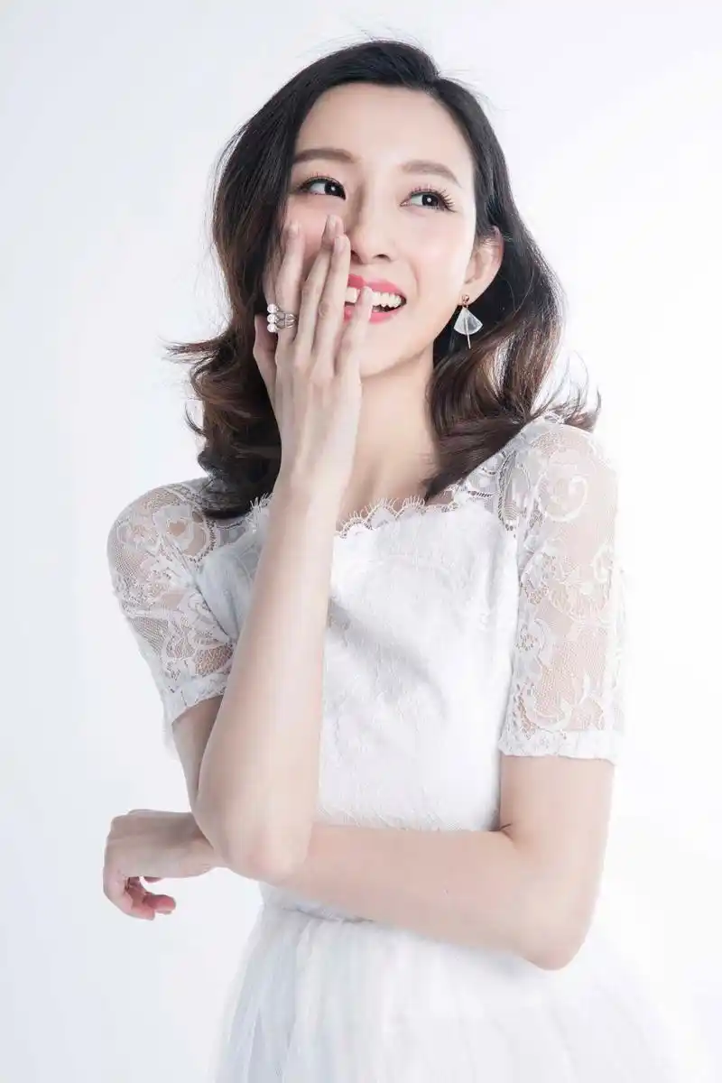 央视美女主播马凡舒:青春靓丽,美若天仙