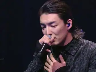 不过他用一首《为了你》向谭维维老师讨教失败了,但他在台上的那种