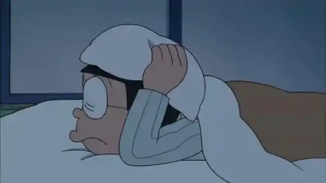 大雄半夜不睡觉,看电视看到自己,胖虎做梦变成英雄