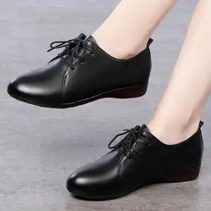 真皮系带平底平跟妈妈鞋中年春秋款单鞋软底工作皮鞋女苏二十七品牌