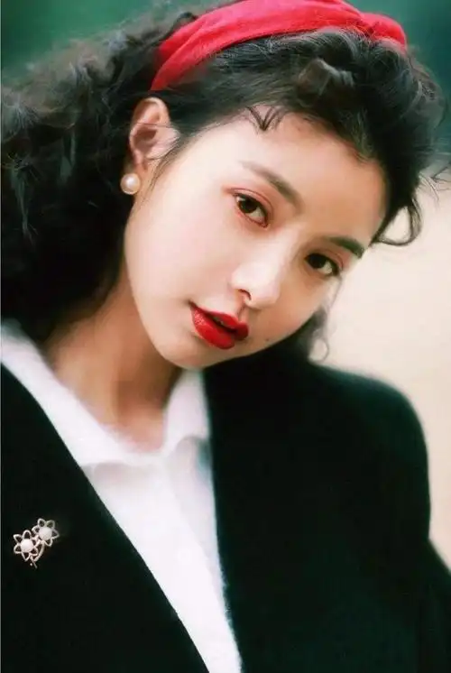 秃头脱发女孩集合|港风女神教你四招显发量!手残党福音