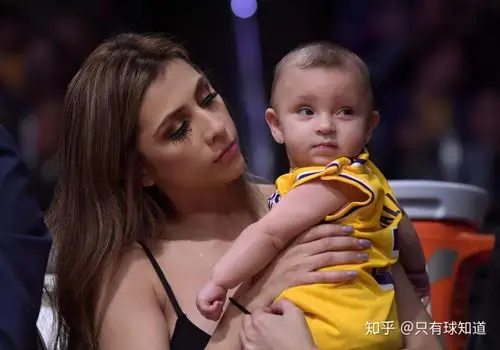 只有球知道 公众号:体育北极星 朗佐鲍尔是nba一个比较有意思的球员