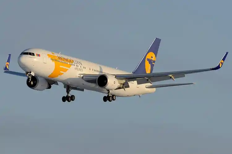 蒙古民航公司拥有自已的b767300er飞机