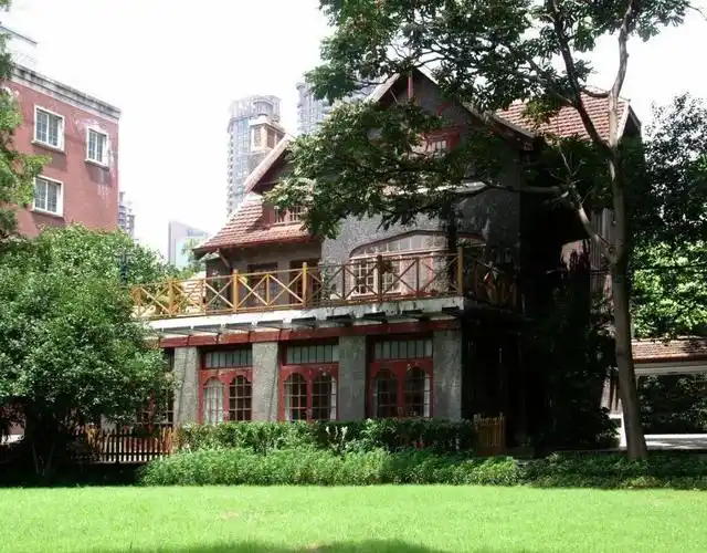 衡复建筑|安福路284号,红瓦覆顶,露木构架,英国乡村花园住宅独树一帜