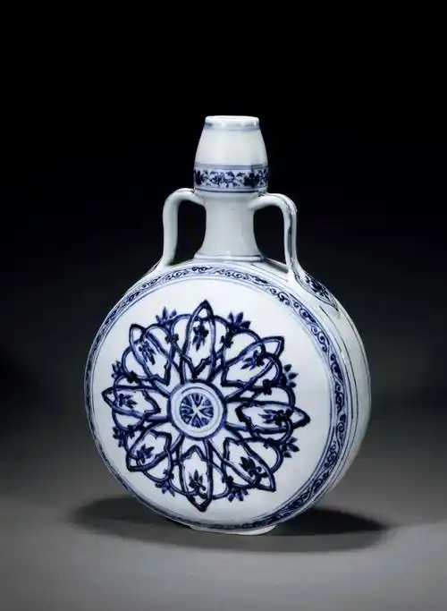 中国青花瓷发展的顶峰,明清瓷器拍卖价格就是最好的证明