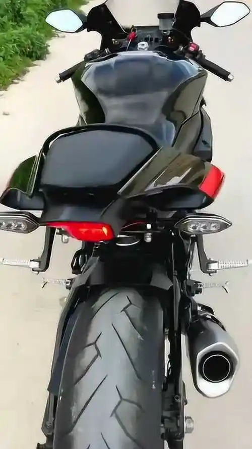 雅马哈r1十字曲轴的魅力