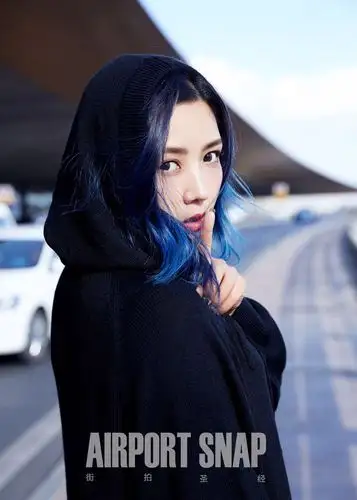 7 回眸杀!何洁最新写真沐浴阳光少女感十足