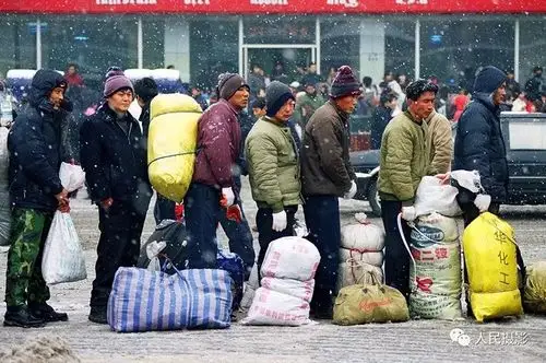寒风中那些奔波的人你们还好吗目之所及寒风中的故事征集优秀图片展
