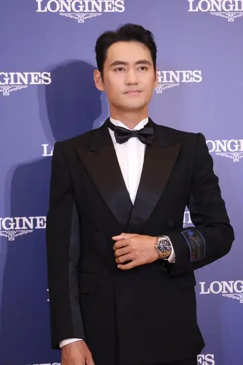 袁弘亮相浪琴表上海品牌活动,帅气逼人,气质爆棚!