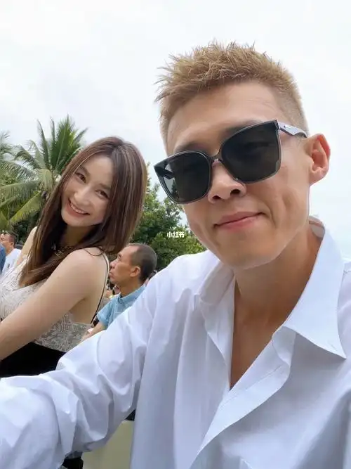 周鹏  #刘小美  神仙眷侣93传递幸福94