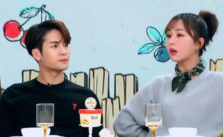原创王嘉尔杨紫终于将拜托了冰箱变成了相亲现场