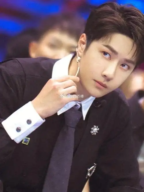 王一博素颜#王一博  八字  丁丑 丁未  己卯身旺格局,事业狂,情爱