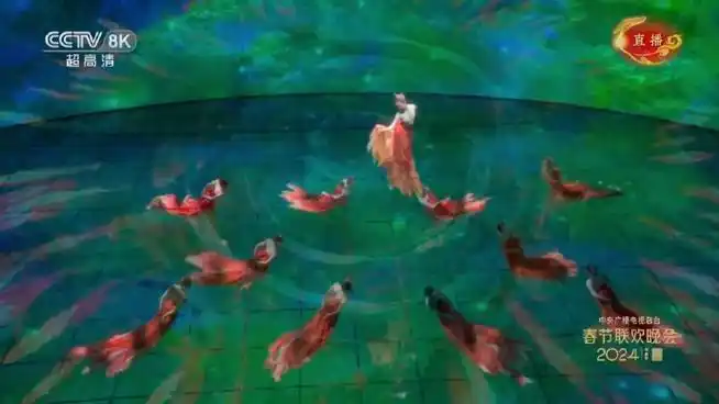 华宵一这支《锦鲤》太绝了,全程被威亚吊在空中,身后是蓝色的背景