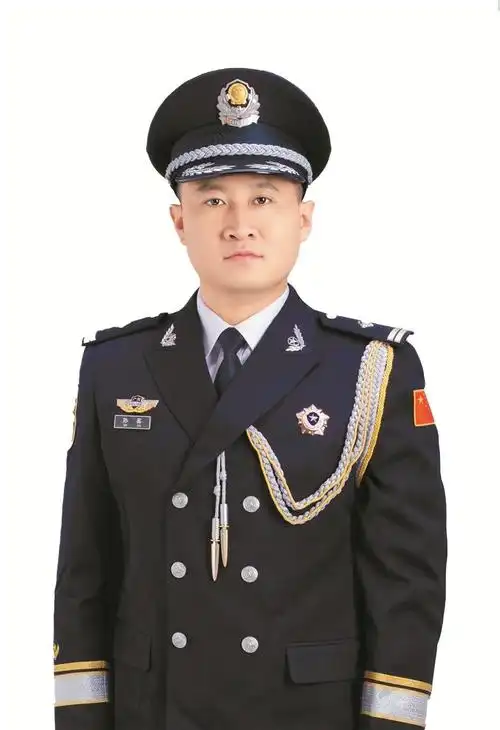 人民警察节致敬人民警察在警察故事里读懂深圳人的安全感