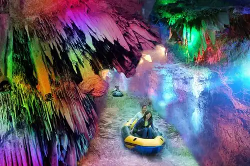 萤火虫水洞·地下大峡谷旅游区