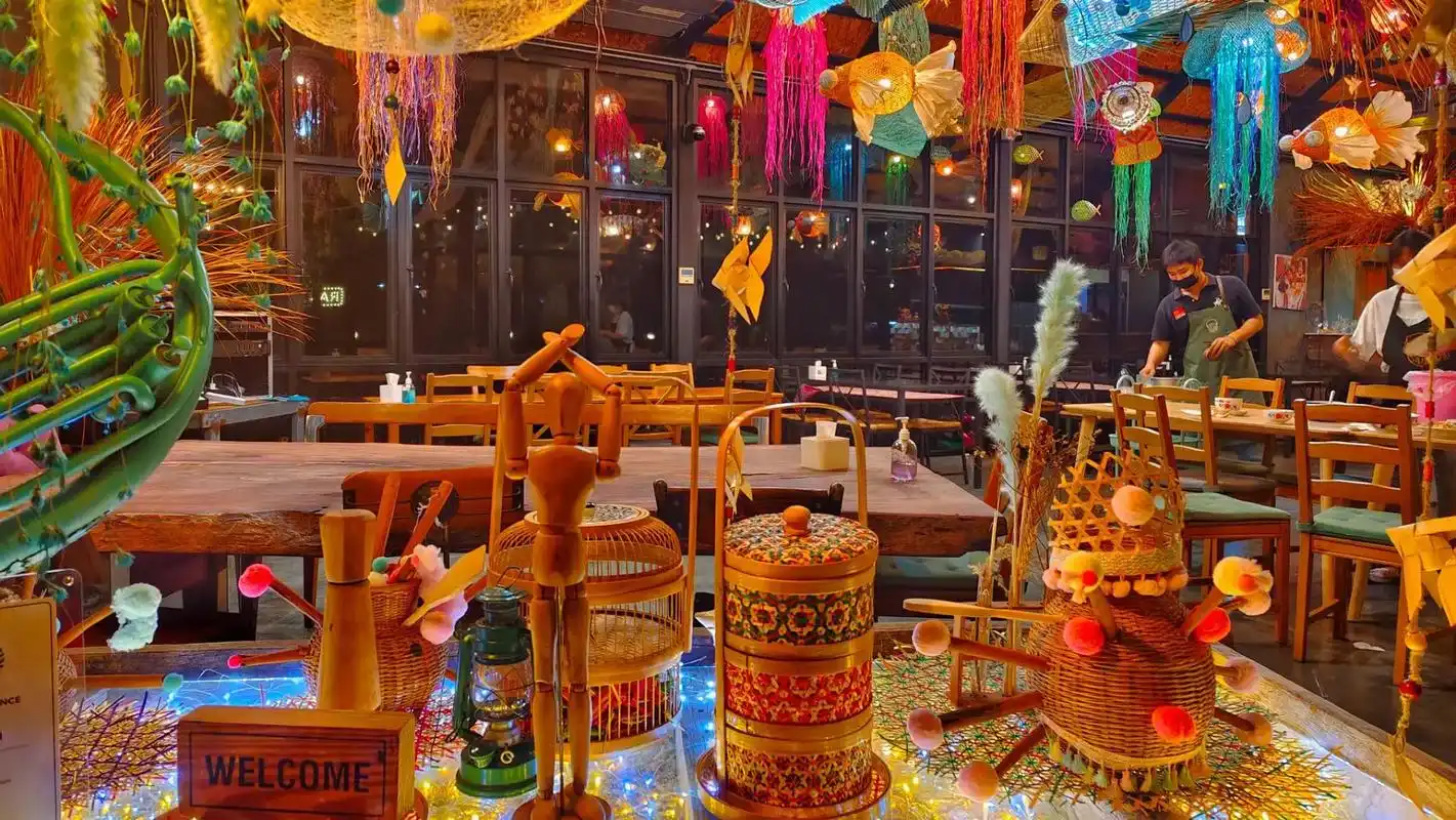 安帕瓦水上市场网红餐厅