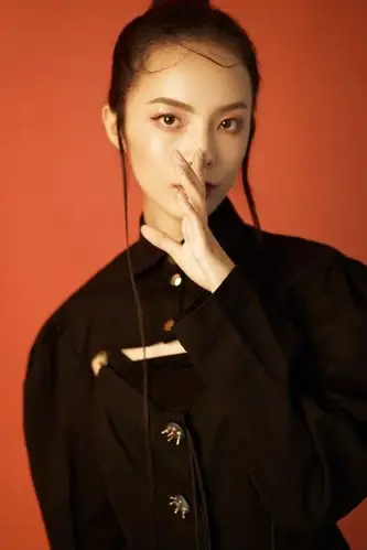 分享一个昨天拍的帅气小姐姐