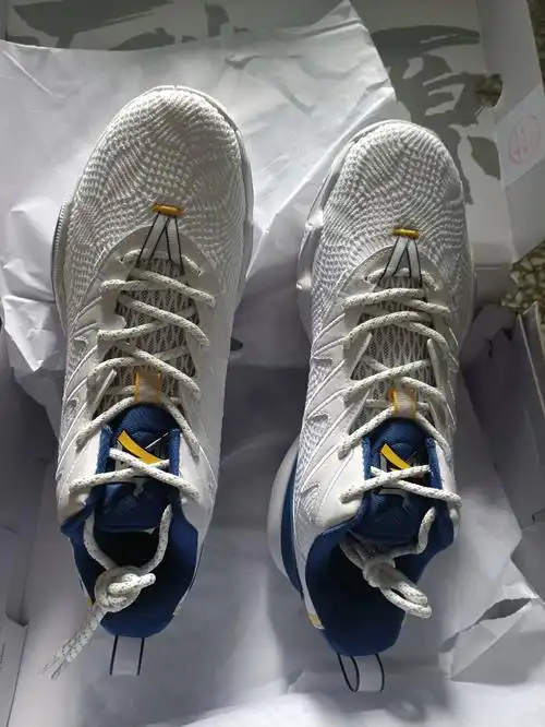 安踏要疯速决5篮球鞋值得买吗?好不好用?