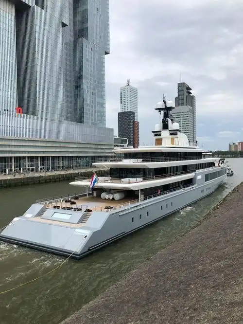 斯皮尔伯格最新109米巨型游艇开始海试