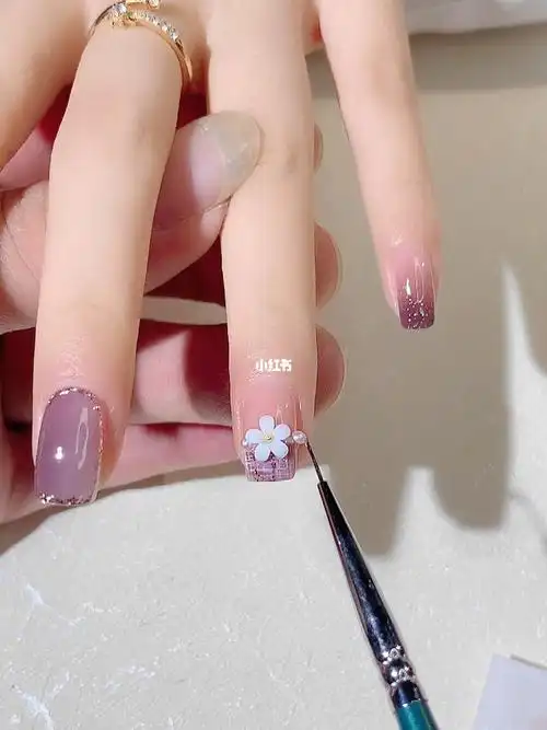 夏日小清新双色渐变涂鸦美甲