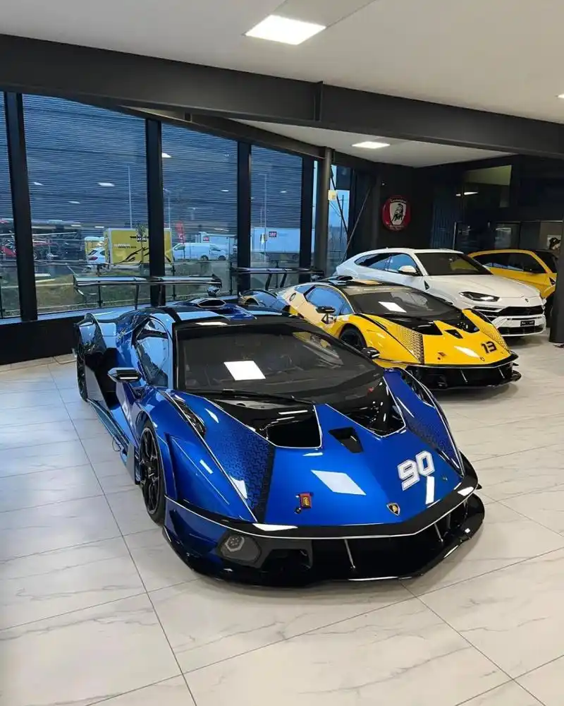 lamborghini essenza scv12  "无眼蛮牛,兰博基尼中最狂暴的型号,仅