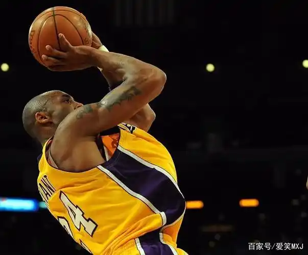 科比后仰跳投