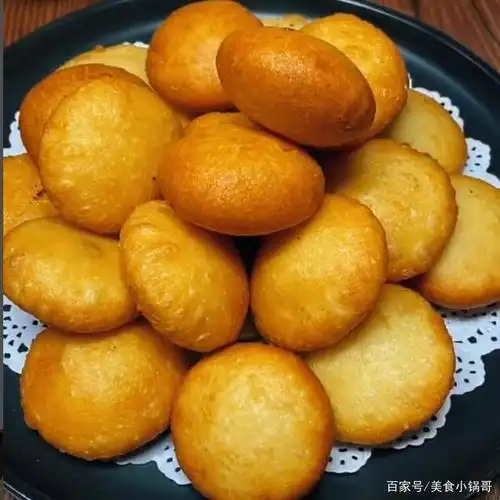 小锅哥教你做,香甜酥脆的炸糖糕,简单好学味道非常好吃