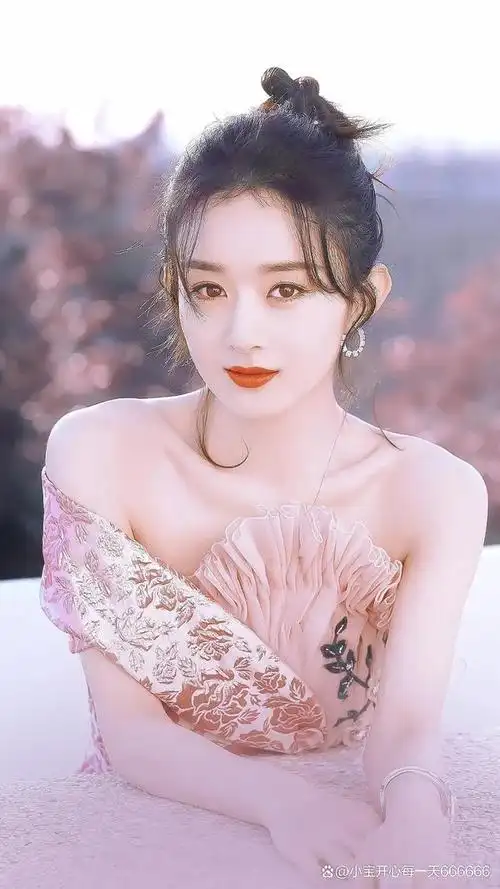 张艺谋点评赵丽颖,给了很大惊喜,敢于突破自我!