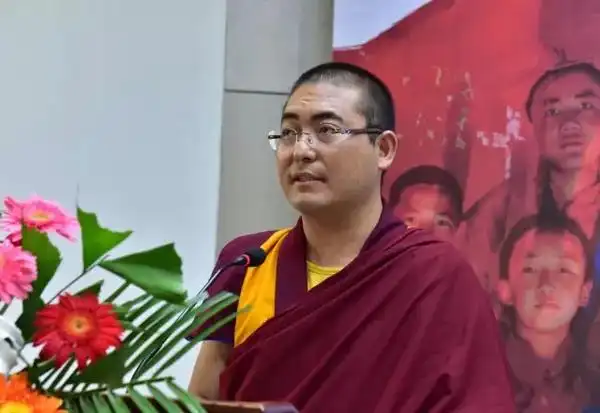 色登寺活佛丹真绒布仁波切