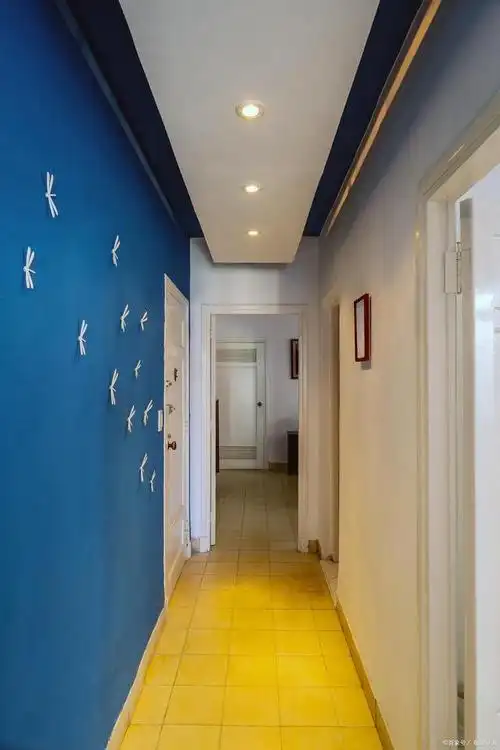 简单大方的家装走廊吊顶造型效果图