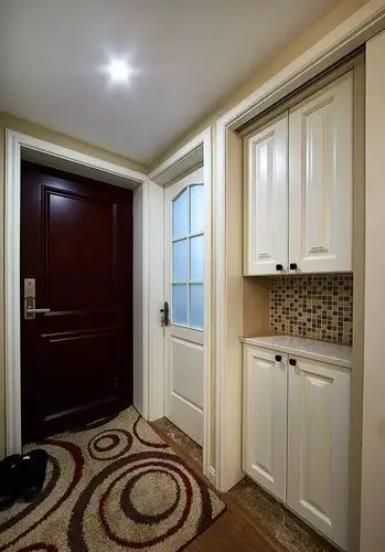 90平米两室改三室案例:玄关