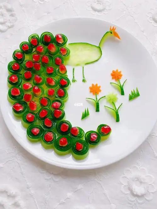 创意摆盘果蔬孔雀08