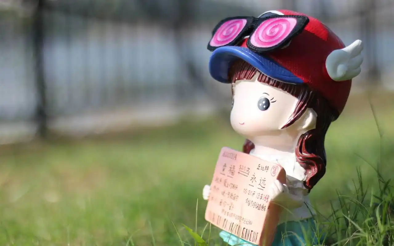 阿拉蕾卡通版可爱搞笑图片桌面壁纸