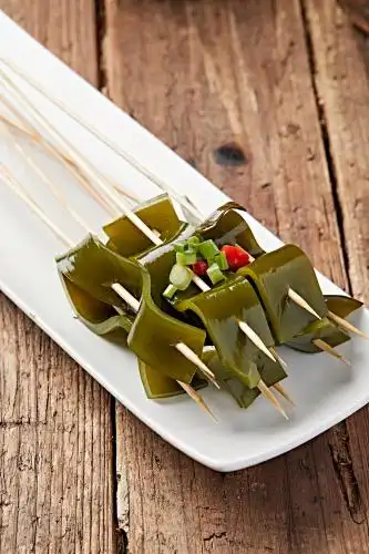 冷锅串串宽海带 美味佳肴