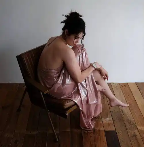 翩若惊鸿,婉若游龙,网友:肤白貌美_张宇菲_游泳_照片