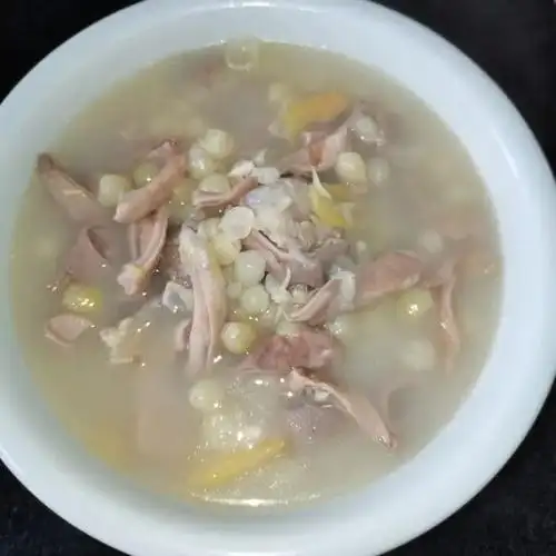 做法:将猪肚反复用水冲洗干净,薤白洗净切片,大枣洗净;将薤白片,姜片