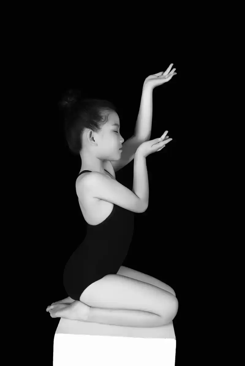 愿我的丫头前程似锦,永远开心#舞蹈 #中国舞 #艺术照摄影 - 抖音