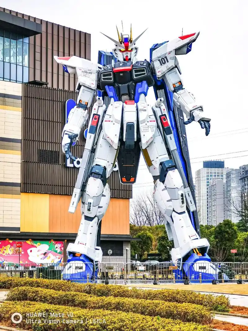 上海自由高达11立像