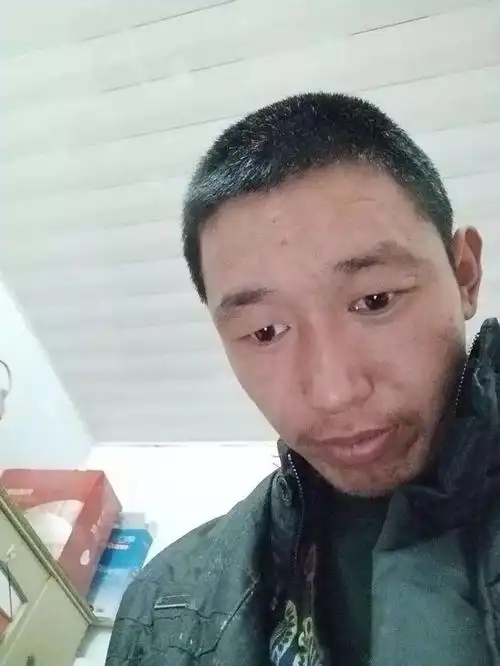 扩散| 智力障碍男子走失,高1米8,戴灰色帽子,穿黑色衣裤