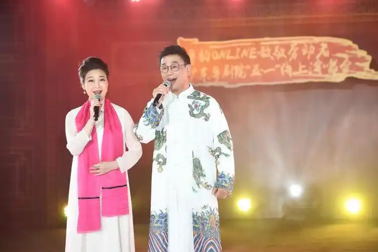 粤剧名家蒋文端首飚英文歌;丁凡和戏迷说土味情话;程君捷和朱建豪用粤