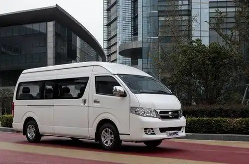 海格轻客和中型公务车服务金融高峰论坛