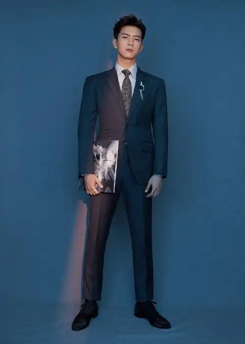 风流倜傥的西装现期待演员李现饰演的向远生/华桢@李现ing李现09