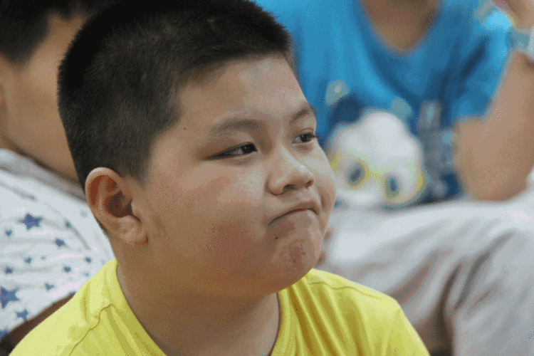 捕捉一组开学表情包萌化了