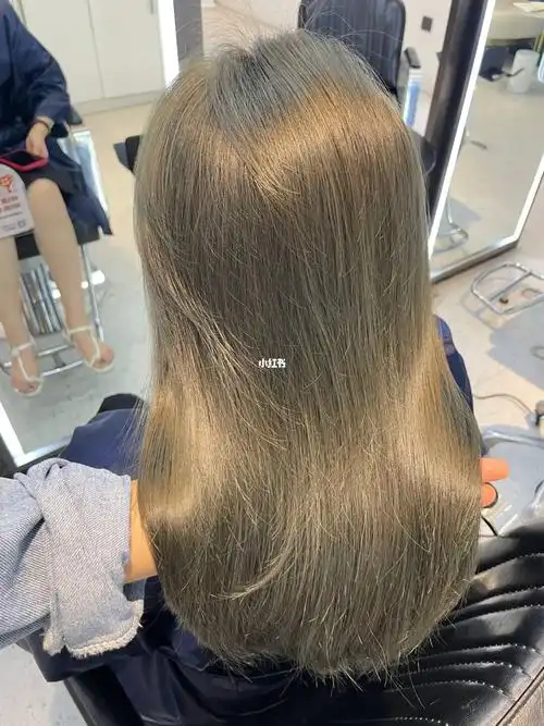 超好看的雾霾奶茶冷棕色73染完你都悍在头发上7015发质和发色最