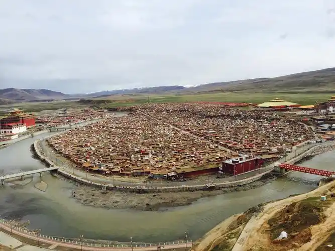 亚青寺:觉姆的面孔