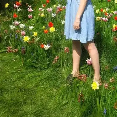 高清好看的小清新绿色女生真人头像