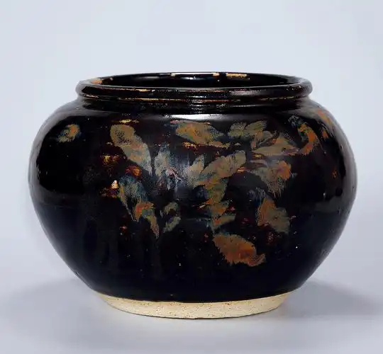 *0312 明 磁州窑黑釉铁锈花大罐