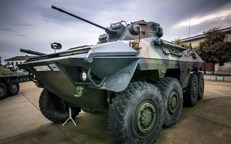 【钢铁猛兽】坦克靶场:联邦德国"山猫"轮式侦察车_哔哩哔哩_bilibili